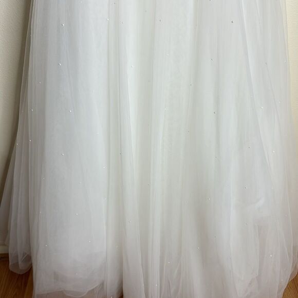 Mac Duggal APPLIQUED V NECK SLEEVELESS OPEN BACK A LINE GOWN embellished dress - Picture 12 of 16